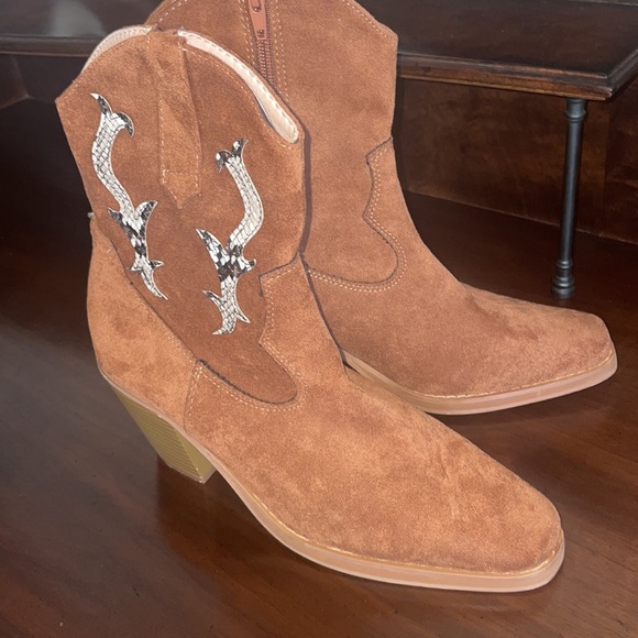 These are brand new sorry I do not have the box but they are really nice ! - Picture 2 of 8